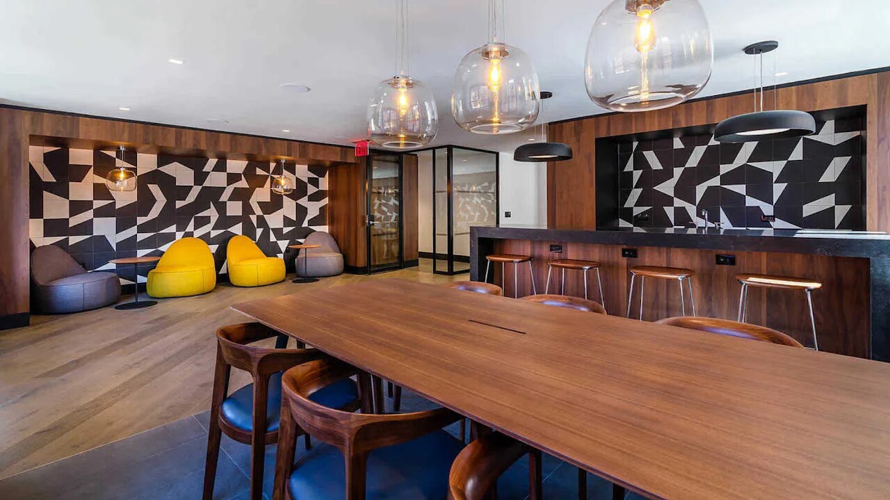 Residential Conversion: Resident Lounge